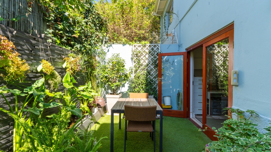 2 Bedroom Property for Sale in Green Point Western Cape